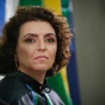 Prometendo gestão participativa, Rozana Naves assume reitoria da UnB